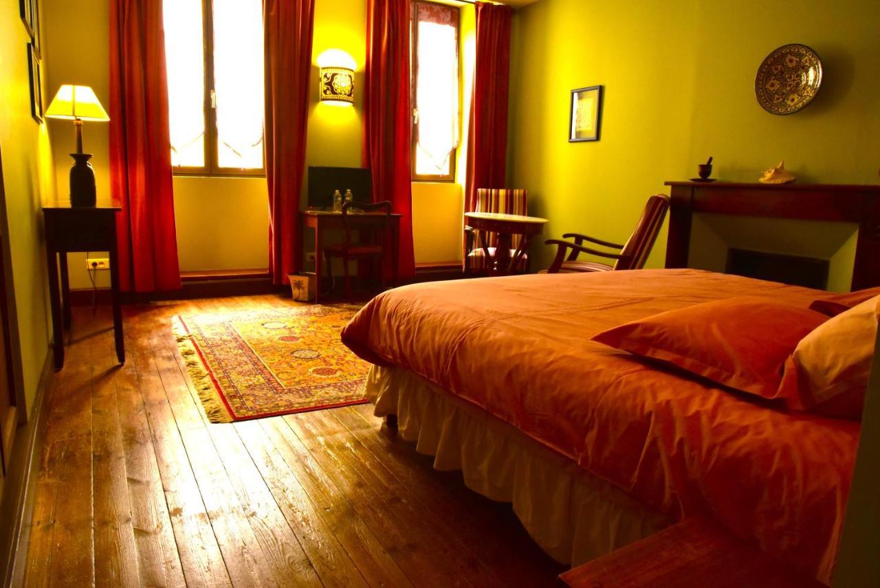 Logis Hotel Le Boudoir Belves Exterior photo