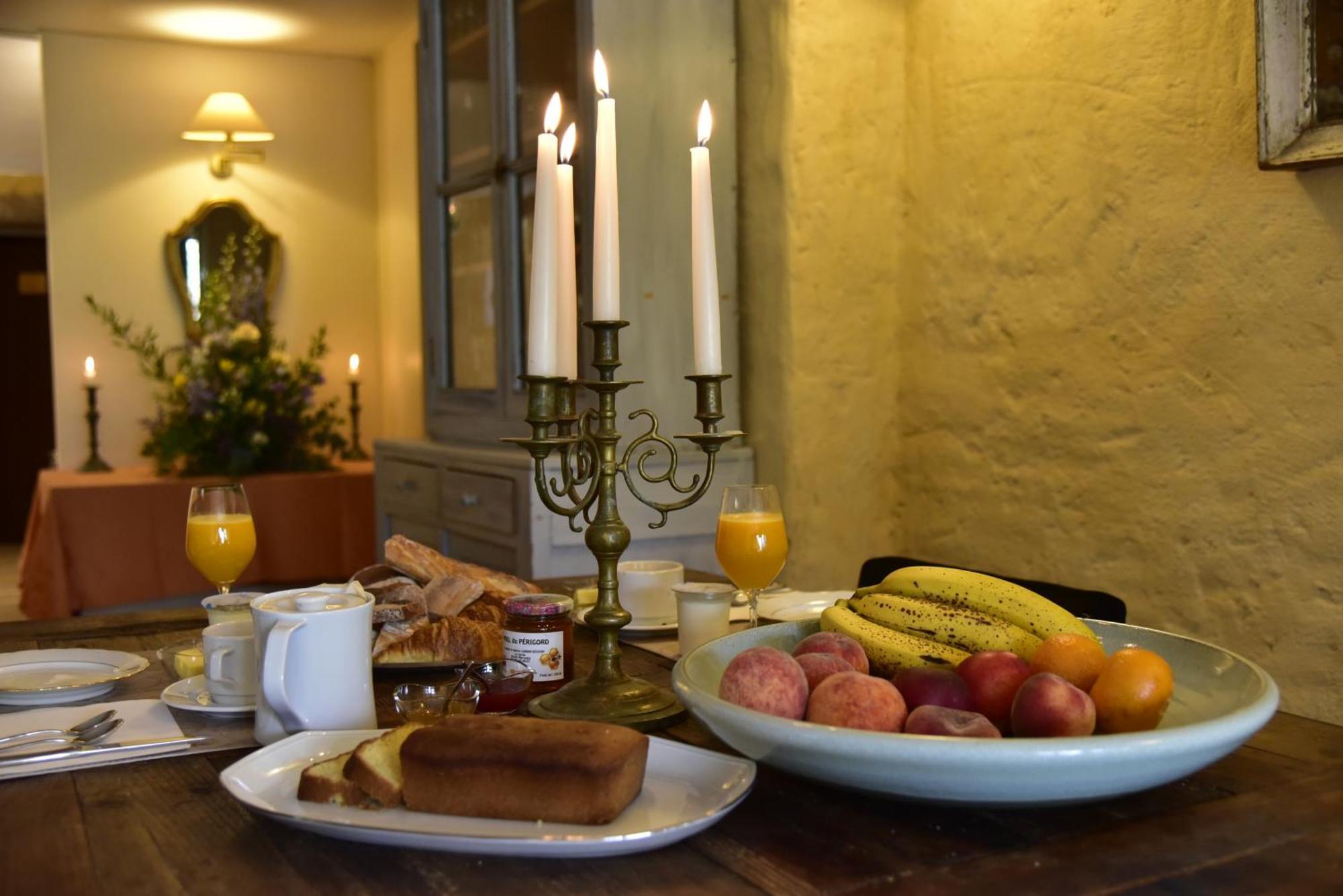 Logis Hotel Le Boudoir Belves Exterior photo