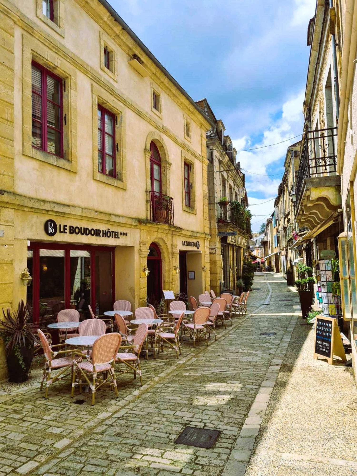 Logis Hotel Le Boudoir Belves Exterior photo